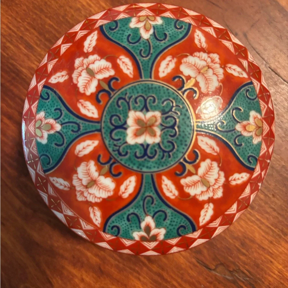 Vintage Ashibi Japanese porcelain trinket box